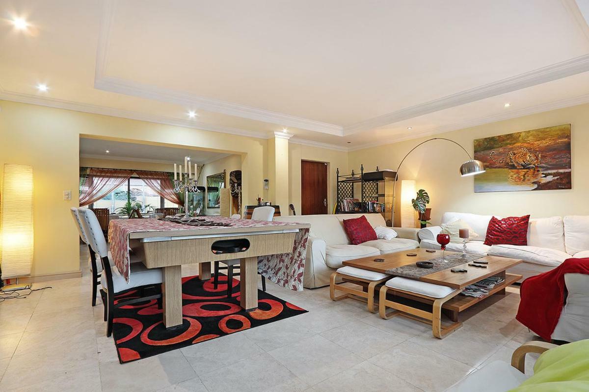 Natalie Guesthouse Bloubergstrand Zewnętrze zdjęcie